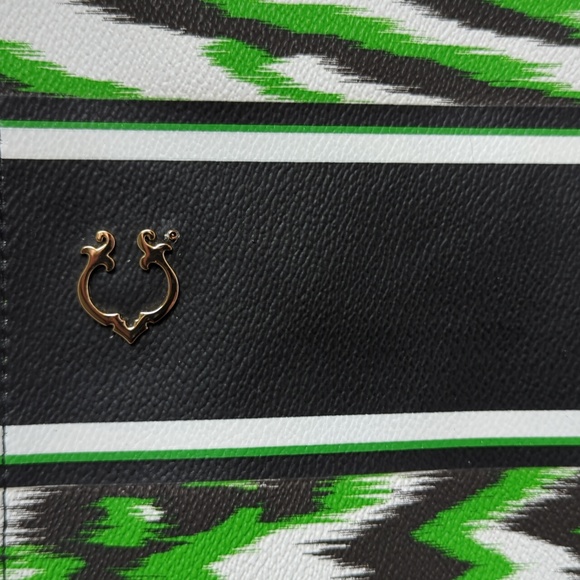 C. Wonder zip clutch in ikat print - Picture 2 of 5